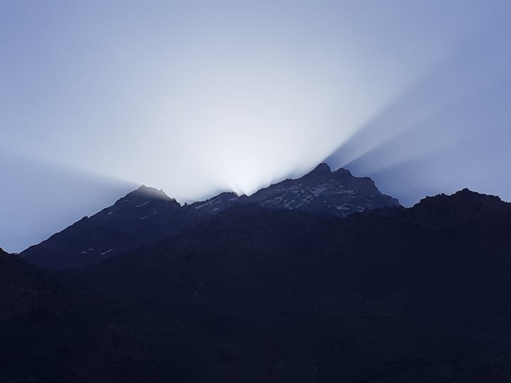sun rises