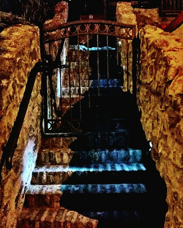 Gate
