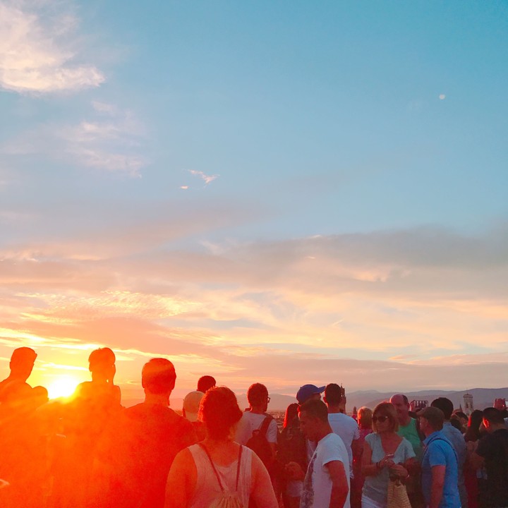 people under the sunset
