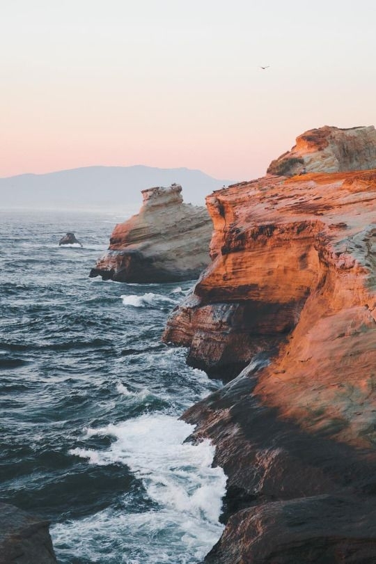 Waves n Rocks