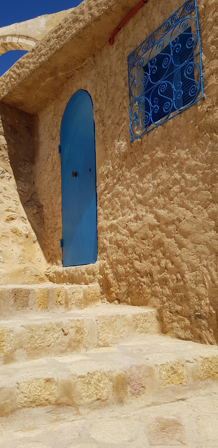 Takrouna, old dwelling you'd love to touch