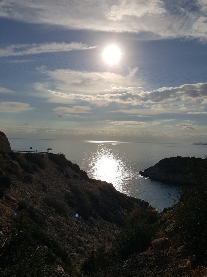 The dance of the sun with water