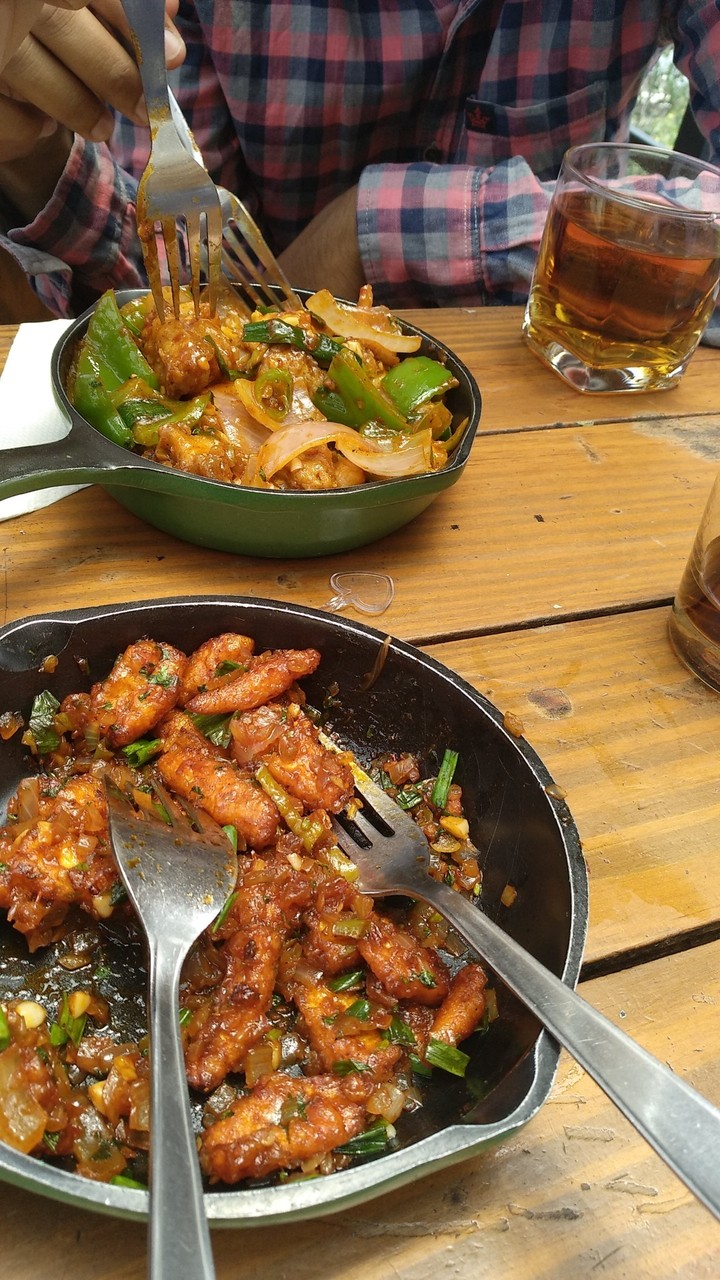 Friends, food n alcohol♥️