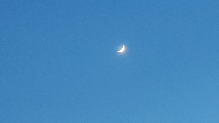 słońce i zachód nad nami księżyc