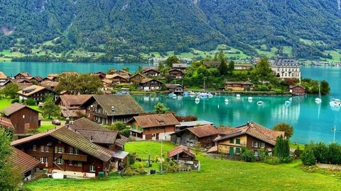 Natural_landscape, Tourist_attraction, Village