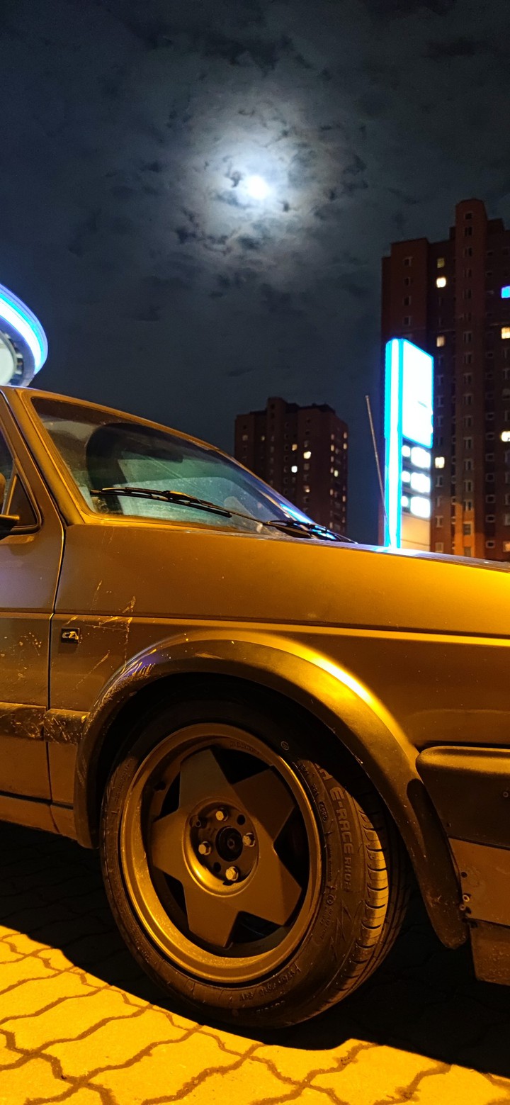 VW Jetta in night