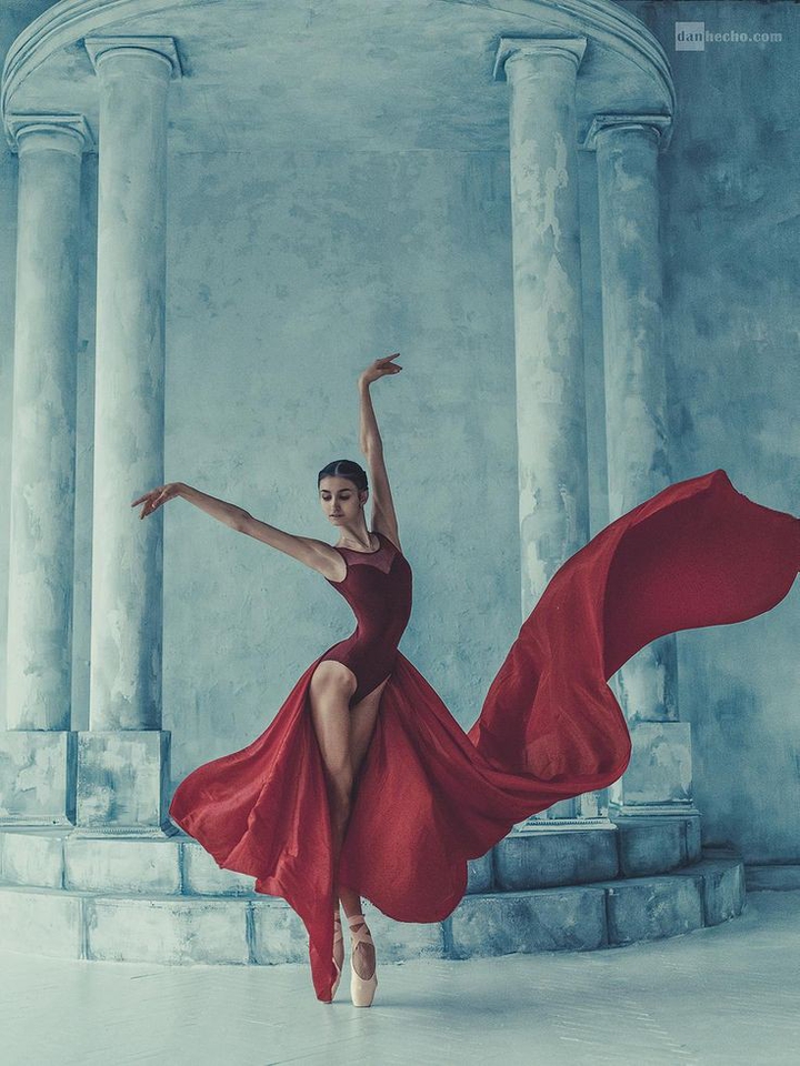 "In life , as in art , the beautiful moves in curves."
