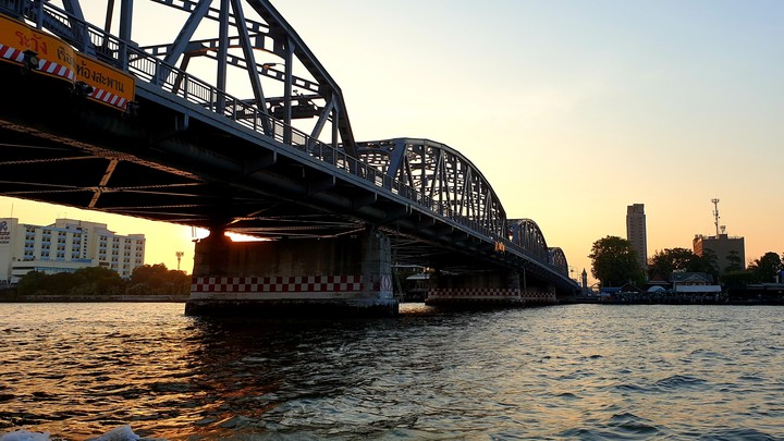 Krung Thon Bridge