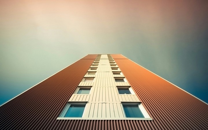 sky  taking.  with ..clean  houses..