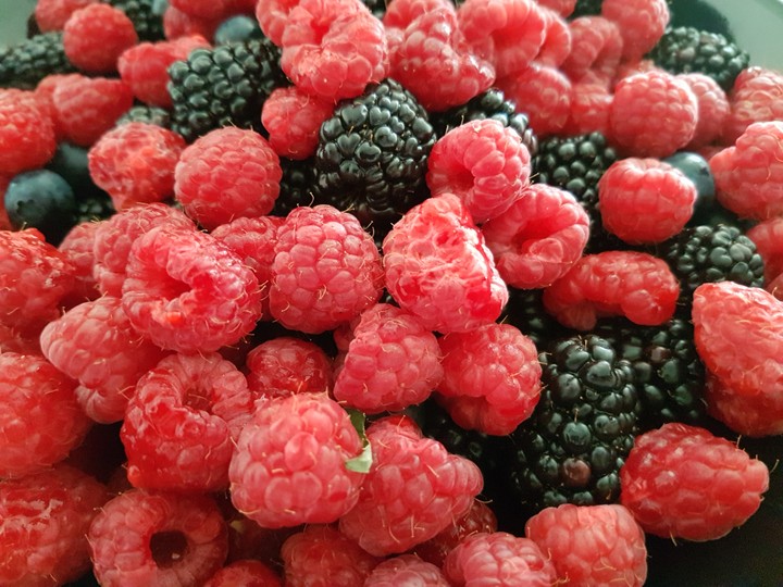 des fruits rouge/noir