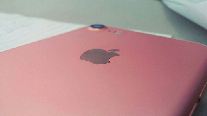 pink iphone