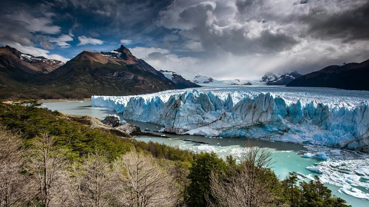 The Perito Moreno Glacier | Mountains view