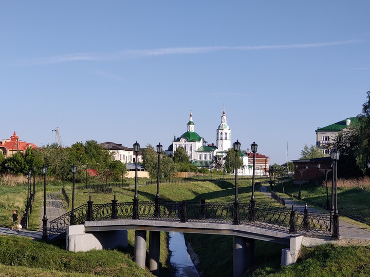 Храм у реки
