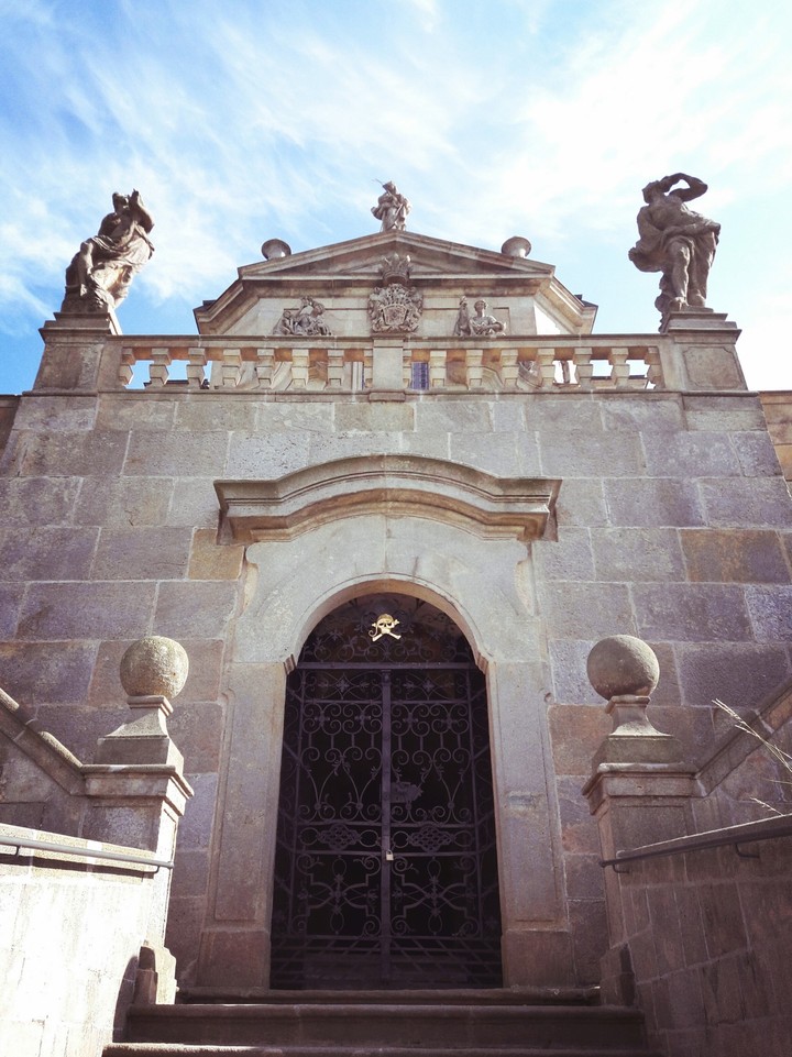 Gate to heaven