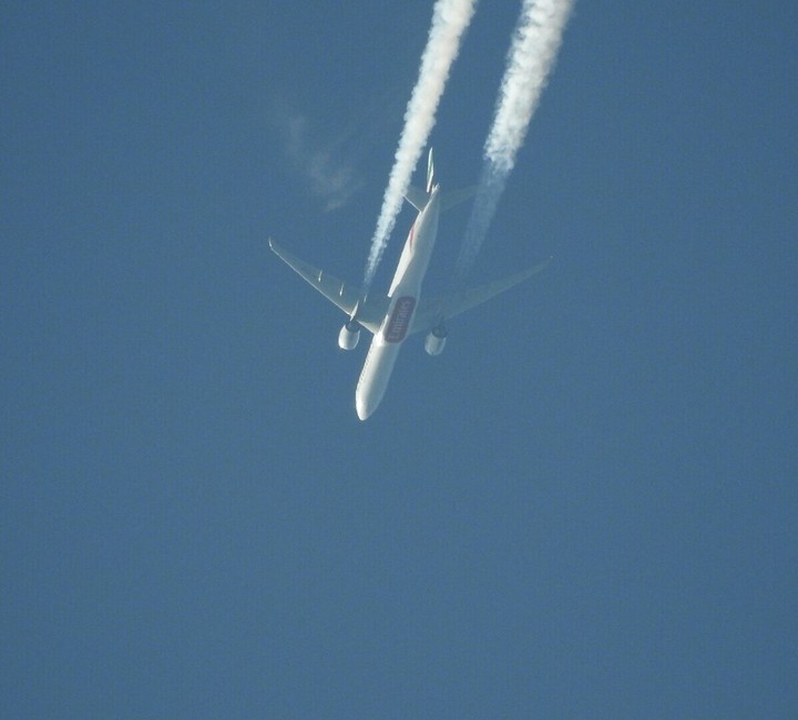 Aircraft Emirates