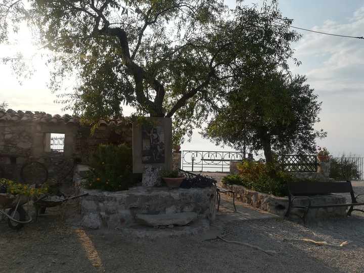 Cortile Torre Saracena (Piraino - Messina)
