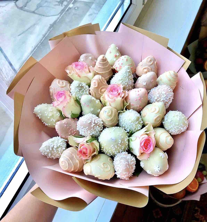 Strawberries in chocolate