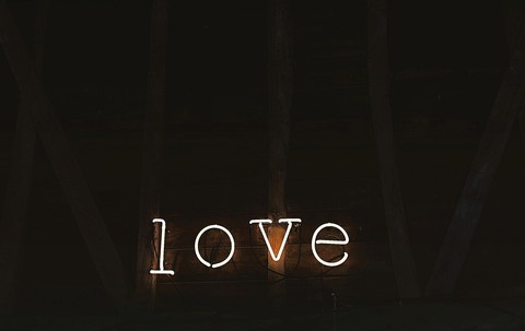love looks lovely