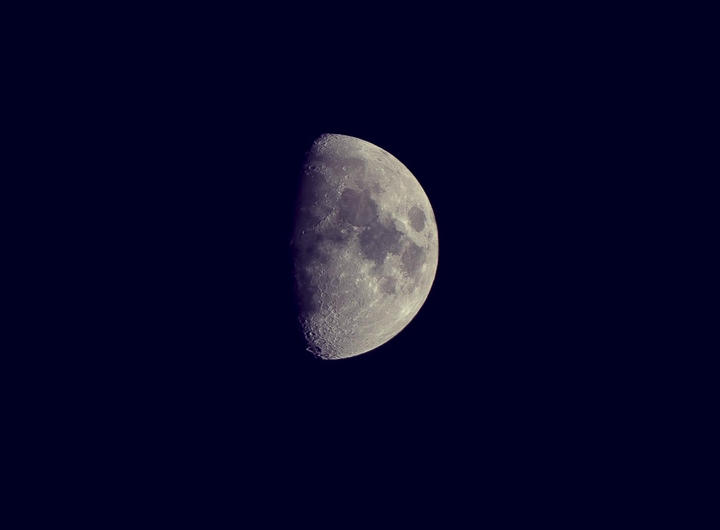 오늘밤 달