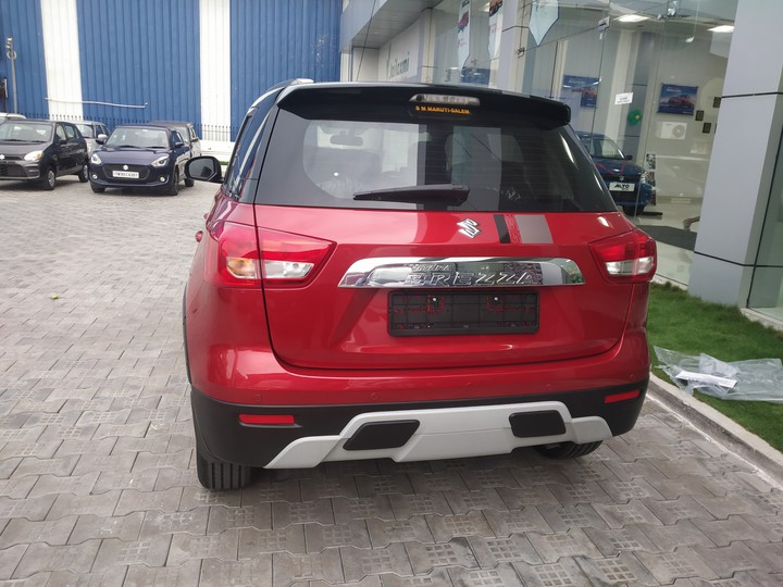 vitara brezza back view