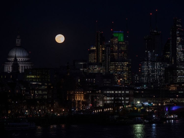 blood moon above London