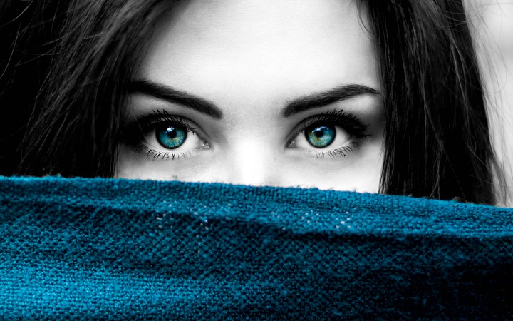 blue eyes