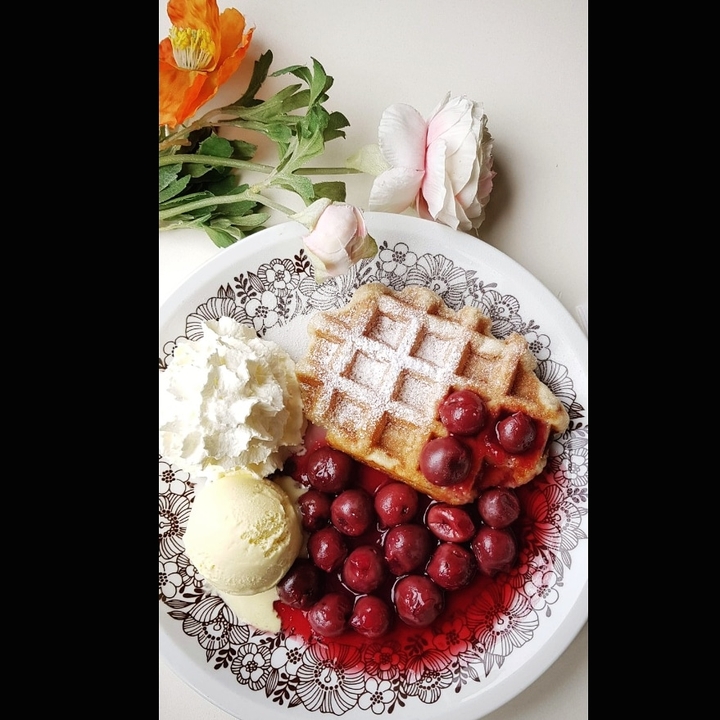 Waffles on the boat ride in Rhineland