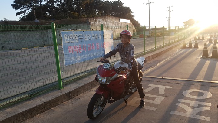 The photo taken on the day of passing the bike license test