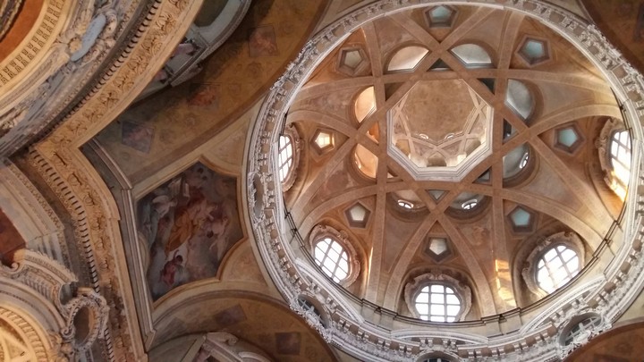 SanLorenzo church in Torino. La cupola barocca .