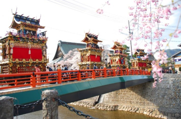 traditional spring festival floats