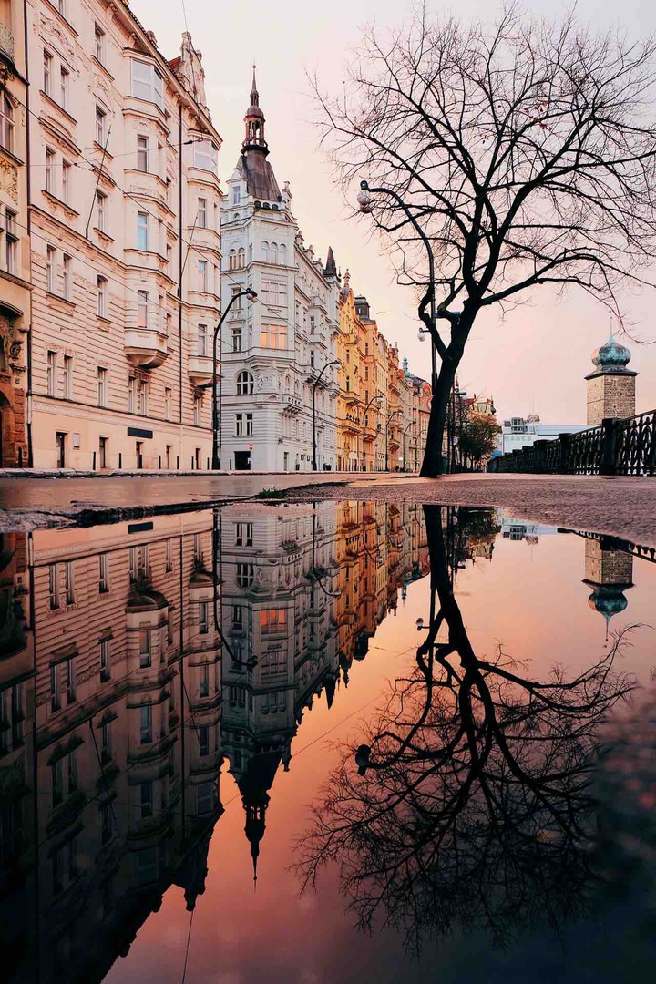 зеркально