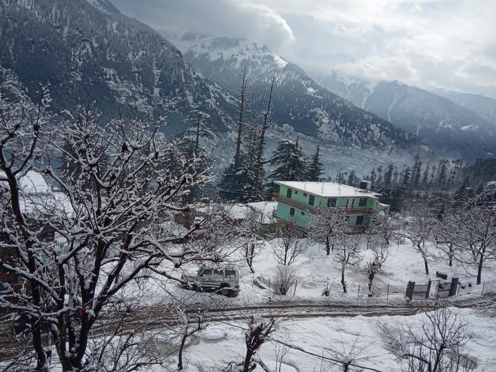 manali ice view