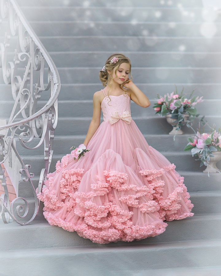 A sea of pink ruffles
+ Irina Chernousova