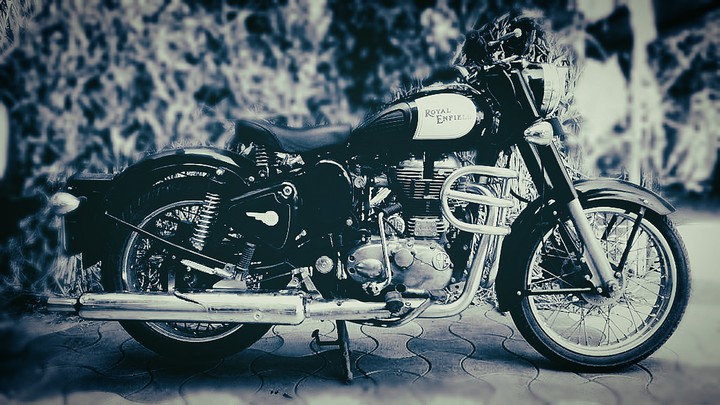 ROYAL ENFIELD CLASSIC 500