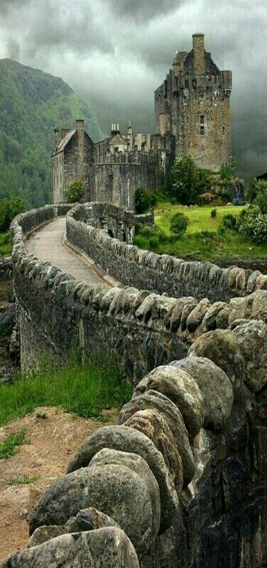 donan castle , Scotland
