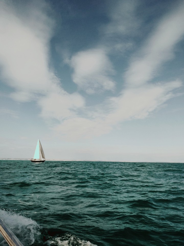 море