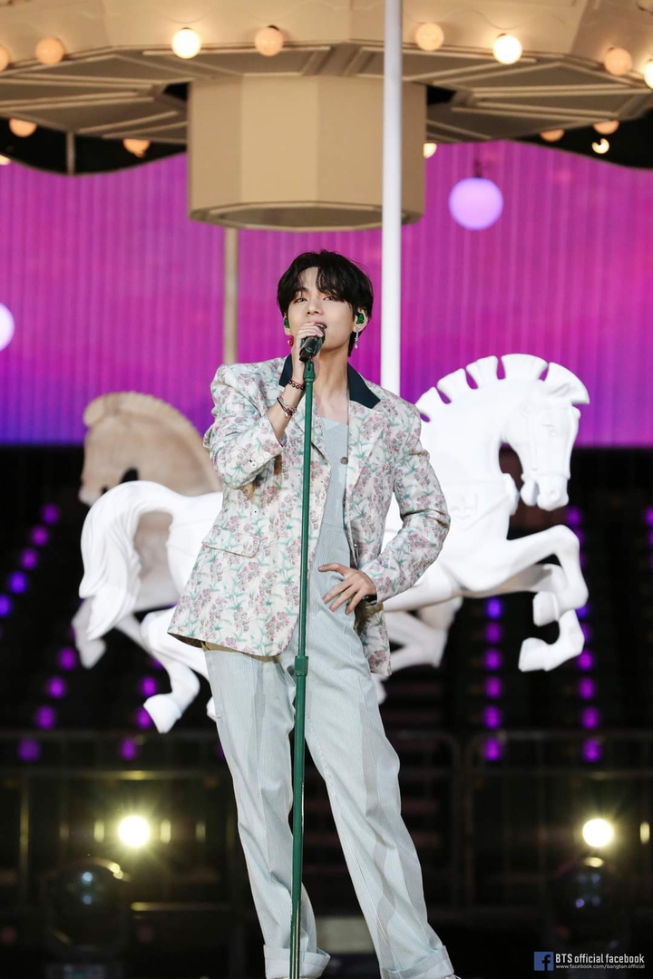 BTS_V