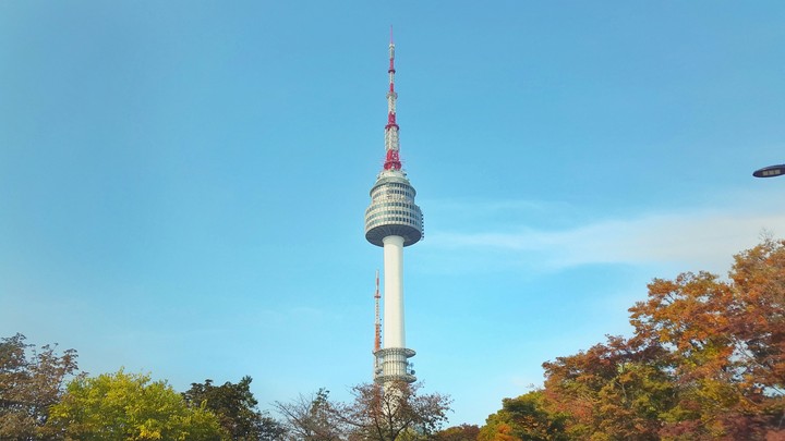 남산 타워 (Seoul N Tower)
