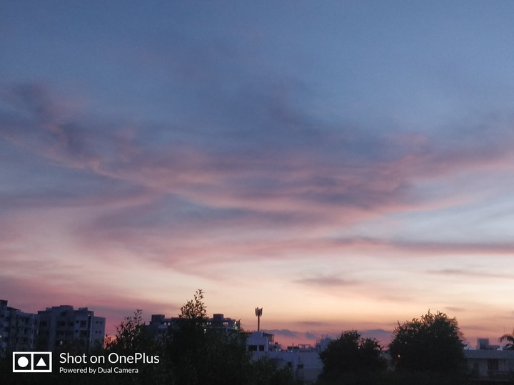 The Sky is multicolored