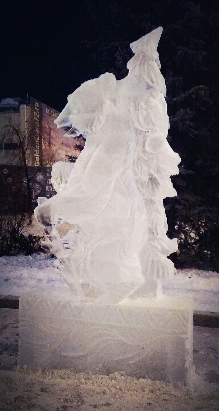 Bear of ice, Tyumen, Russia / медведь из льда, Тюмень