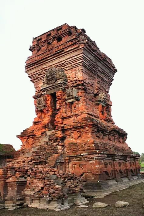 Candi 01
