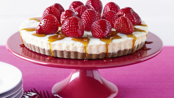 STRAWBERRY CAKE