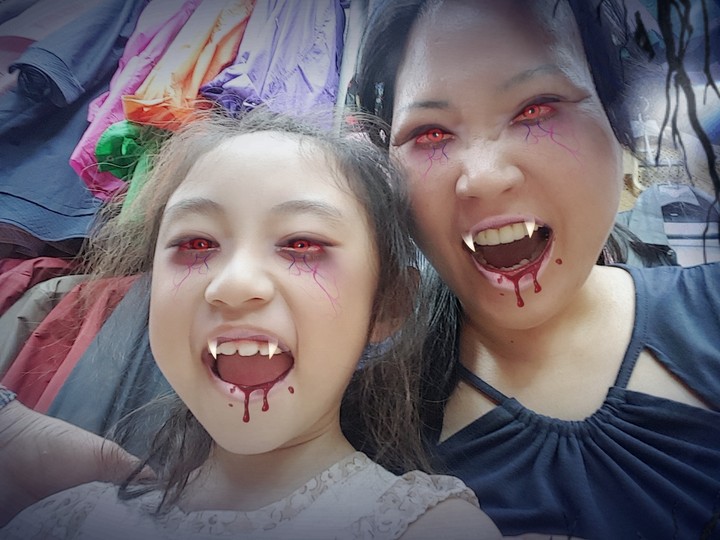죄송해요 제 고모랑 찍을 스노우 어플 드라큘라 해요 크크