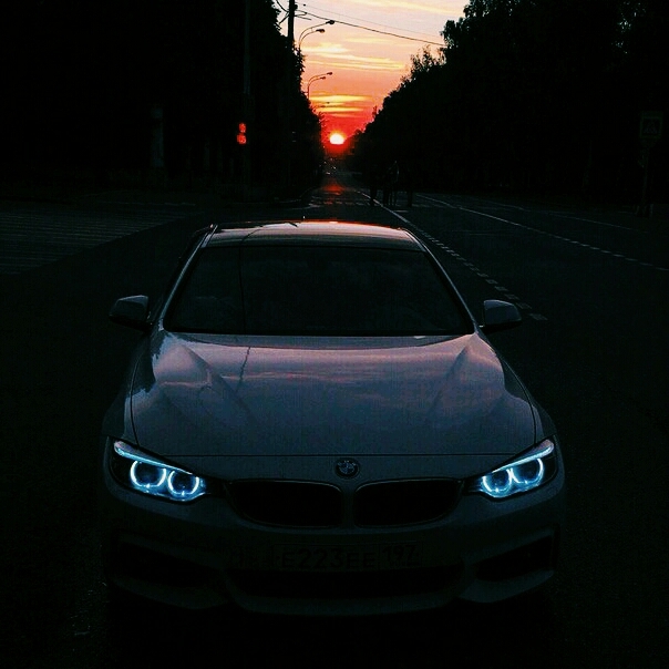 Ничего лишнего. всё строго. BMW