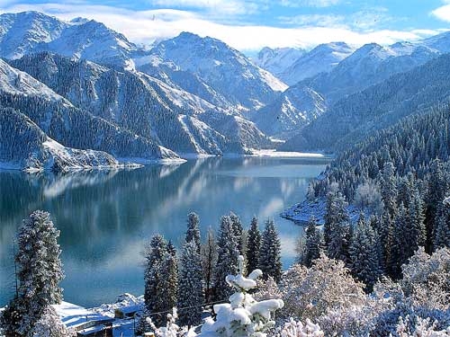 Snowing mountains