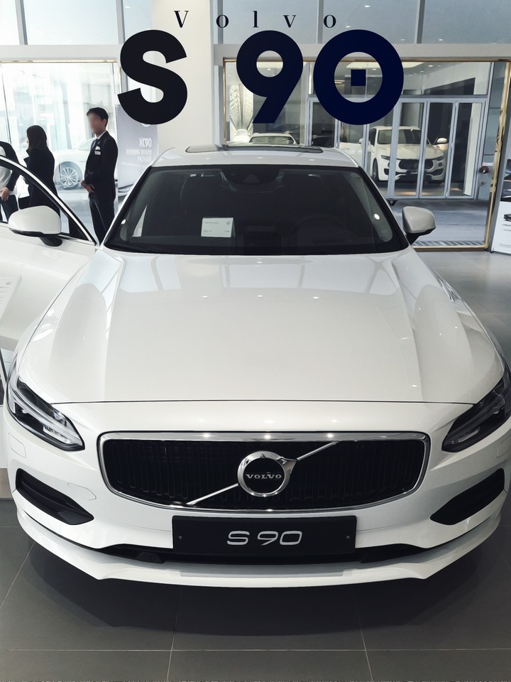Volvo S90