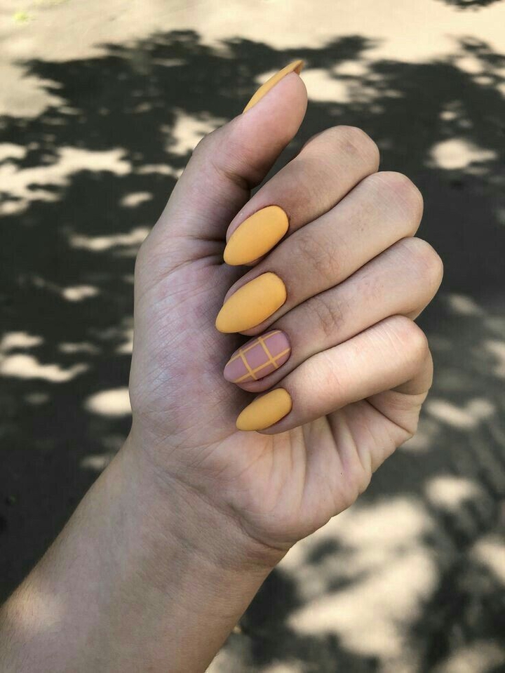 695