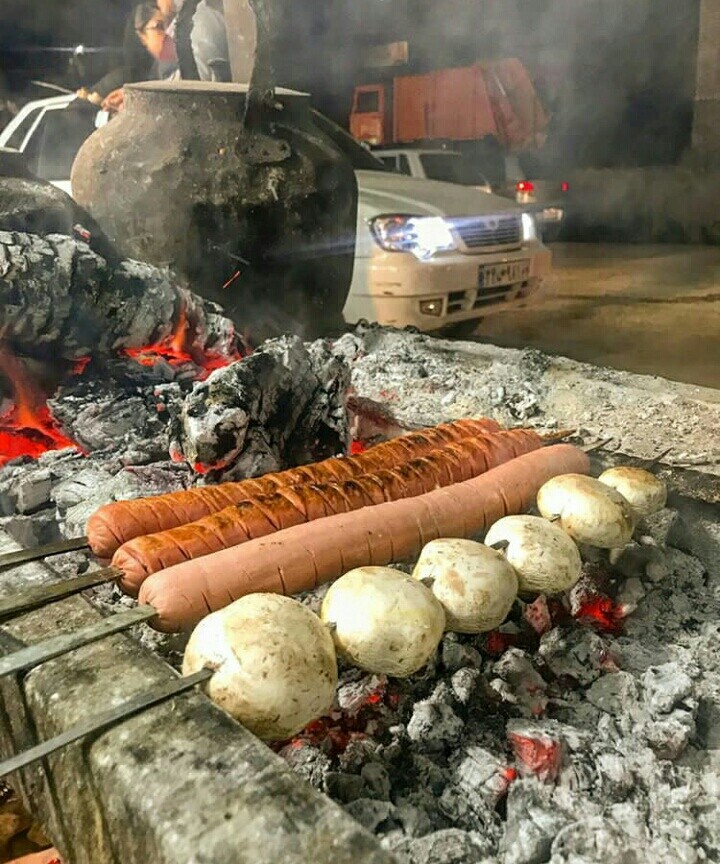 قارچ و سوسیس کبابی