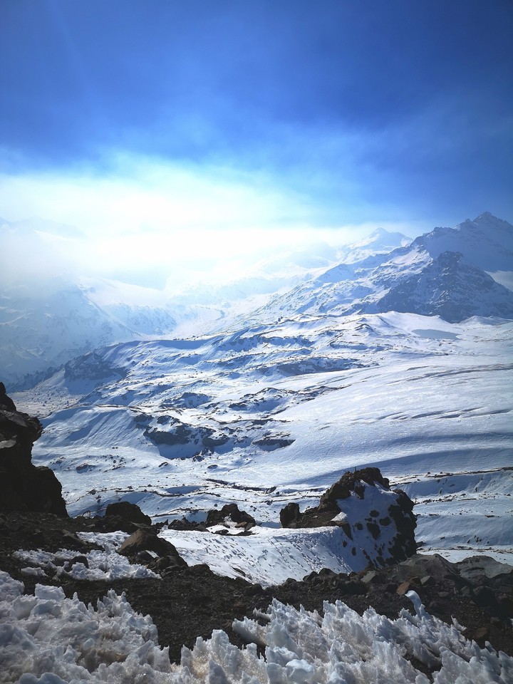 sun in mountains