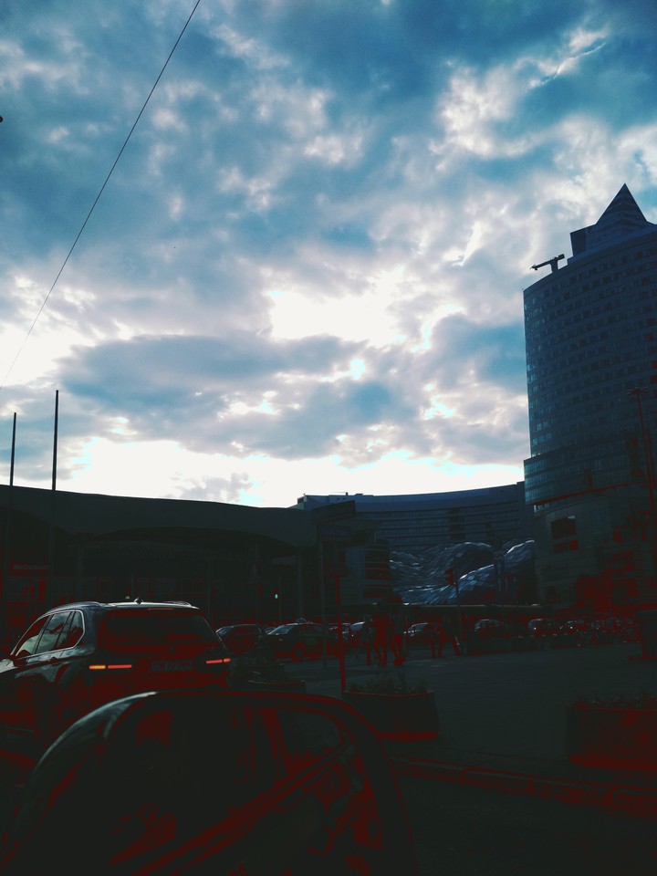 Warnia street